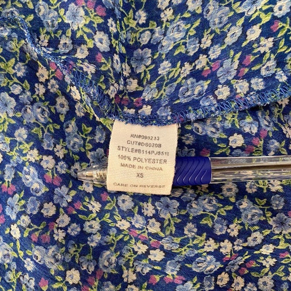 2x10 Black Poppy Sheer Floral Sleeveless Top - Picture 8 of 8